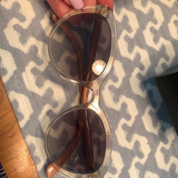 Prada sunglasses - Picture 9 of 12